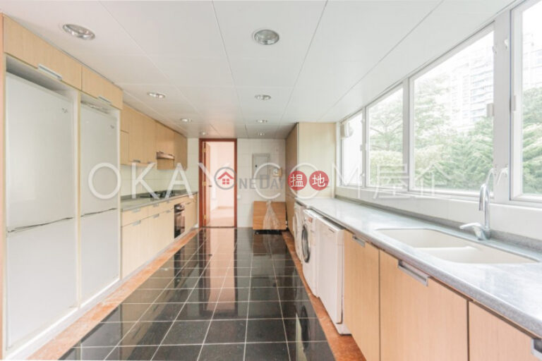 Lovely 4 bedroom with sea views, balcony | Rental