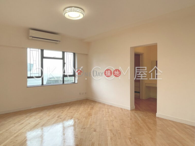 Efficient 4 bedroom with balcony & parking | Rental