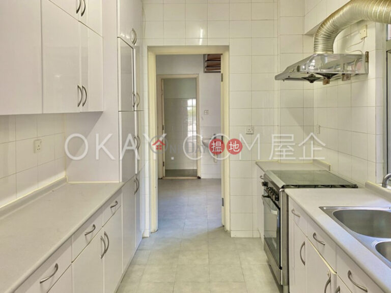 Efficient 4 bedroom with balcony | Rental