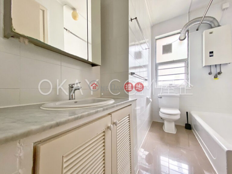 Efficient 4 bedroom with sea views, balcony | Rental