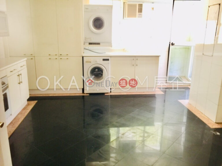 Stylish 4 bedroom with sea views, rooftop & balcony | Rental