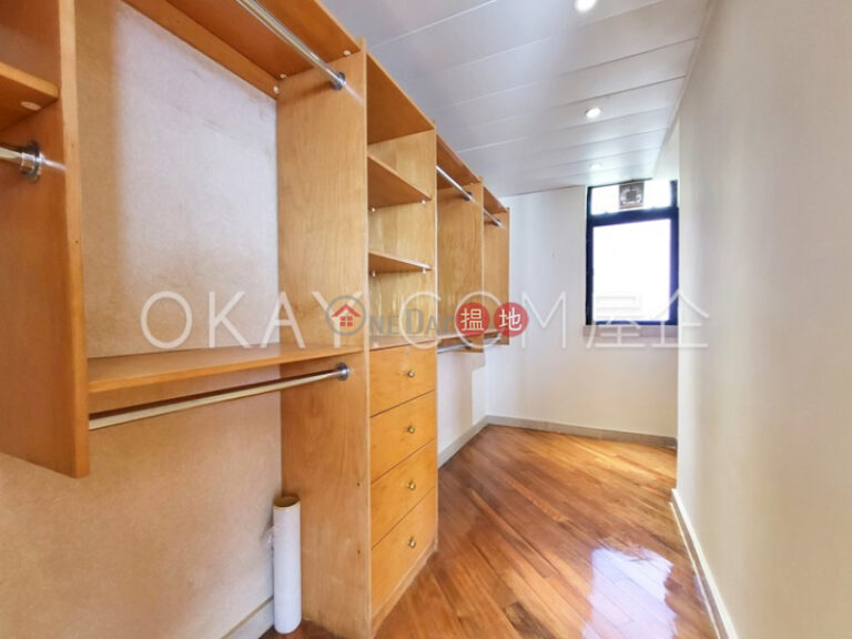 Rare 3 bedroom with parking | Rental