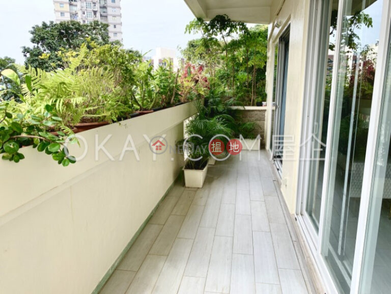 Gorgeous 3 bedroom with balcony & parking | Rental