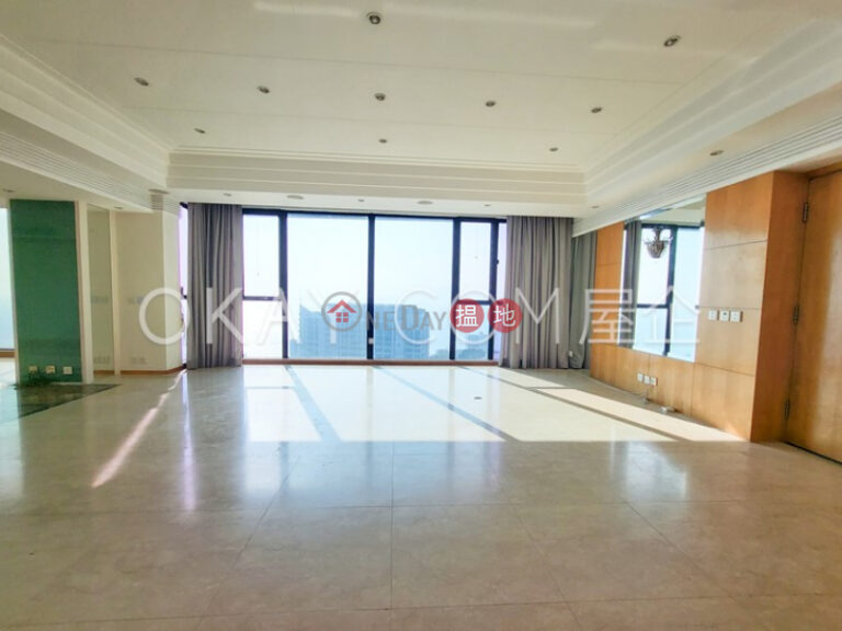 Rare 3 bedroom with parking | Rental