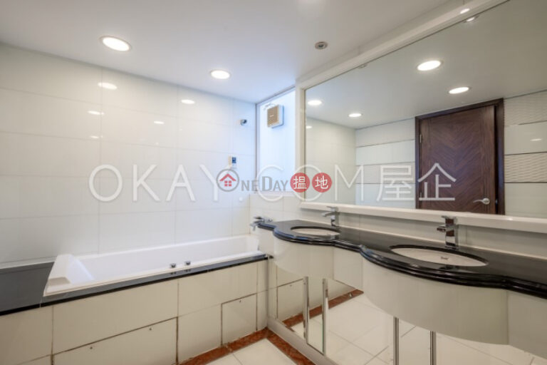 Gorgeous 3 bed on high floor with sea views & balcony | Rental