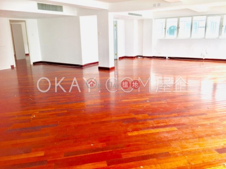 Stylish 4 bedroom with sea views, rooftop & balcony | Rental