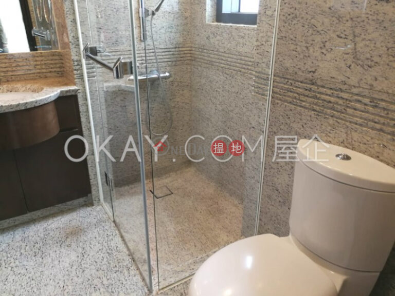 Efficient 3 bedroom with sea views & parking | Rental