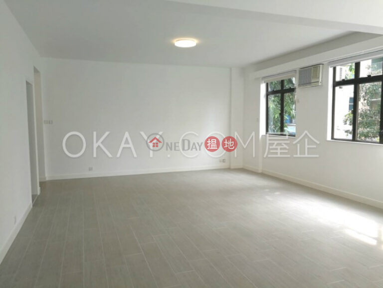 Efficient 3 bedroom with sea views & parking | Rental