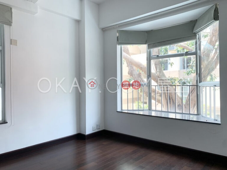 Stylish 3 bedroom with balcony & parking | Rental