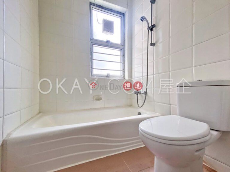 Efficient 4 bedroom with sea views, balcony | Rental