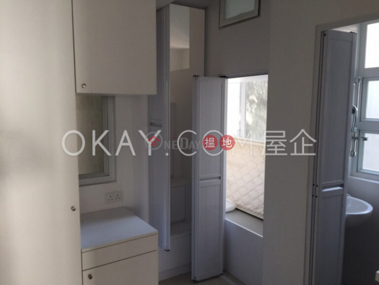 Efficient 3 bedroom with sea views, balcony | Rental