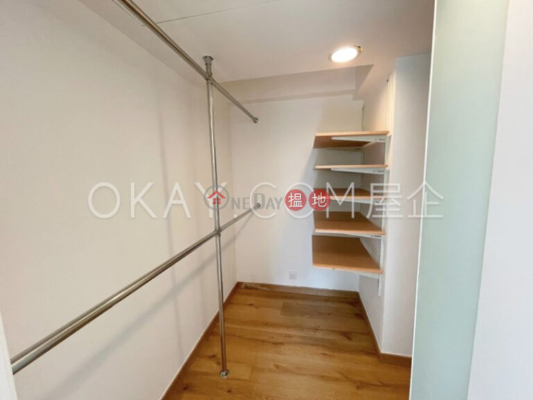 Gorgeous 2 bedroom with parking | Rental