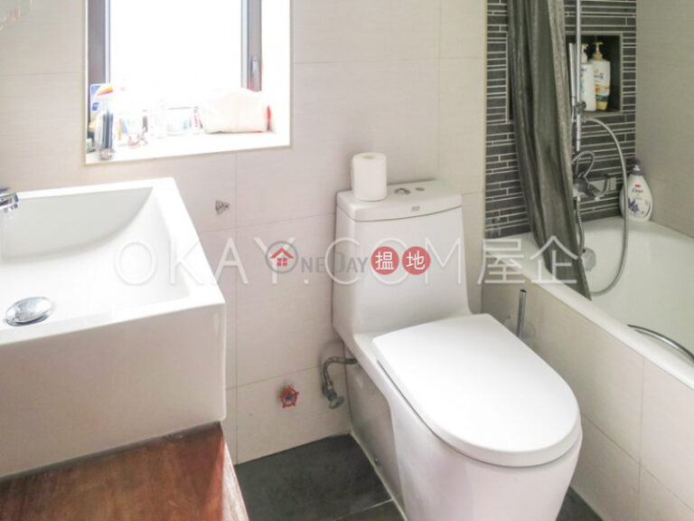 Efficient 3 bedroom with balcony & parking | Rental