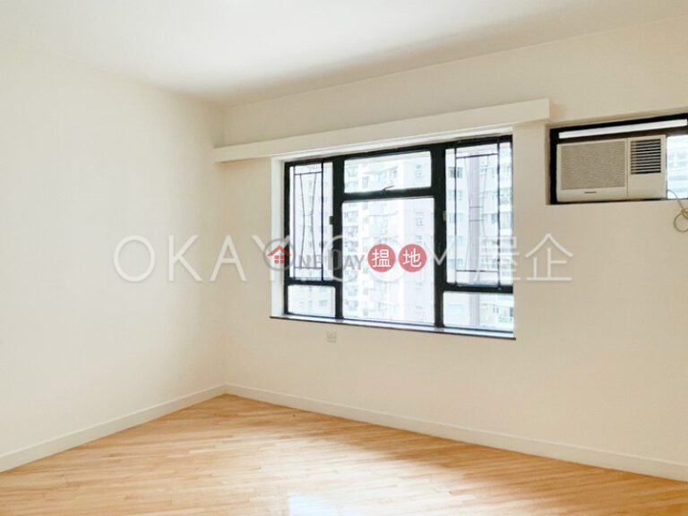 Efficient 4 bedroom with balcony & parking | Rental