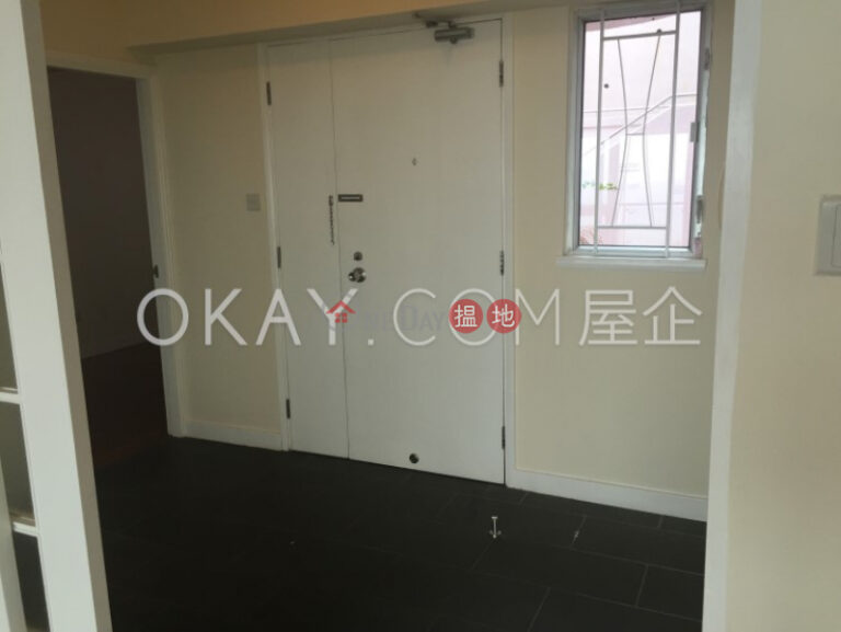 Luxurious 3 bedroom with balcony & parking | Rental