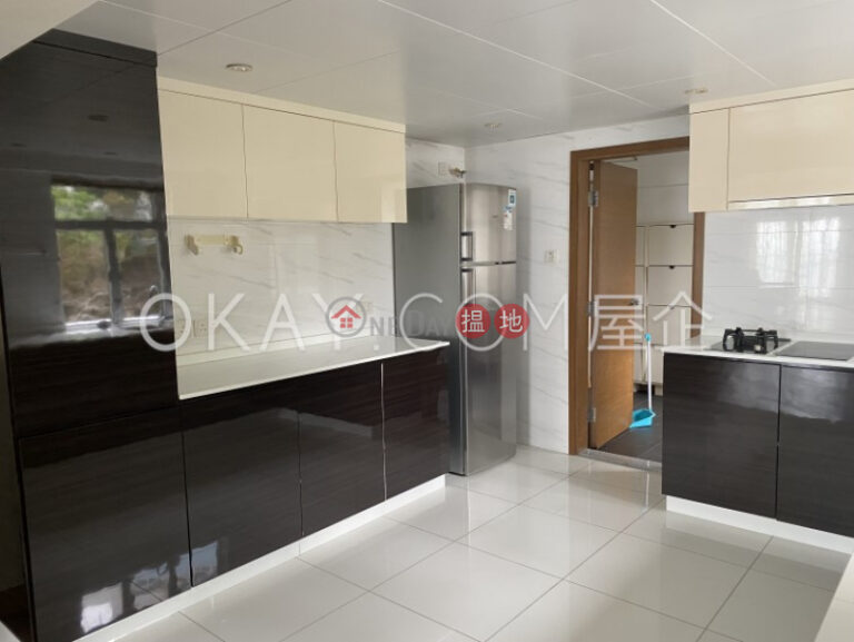 Efficient 4 bedroom with balcony & parking | Rental