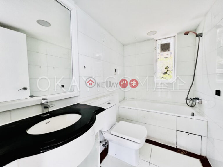 Luxurious 3 bedroom with balcony | Rental