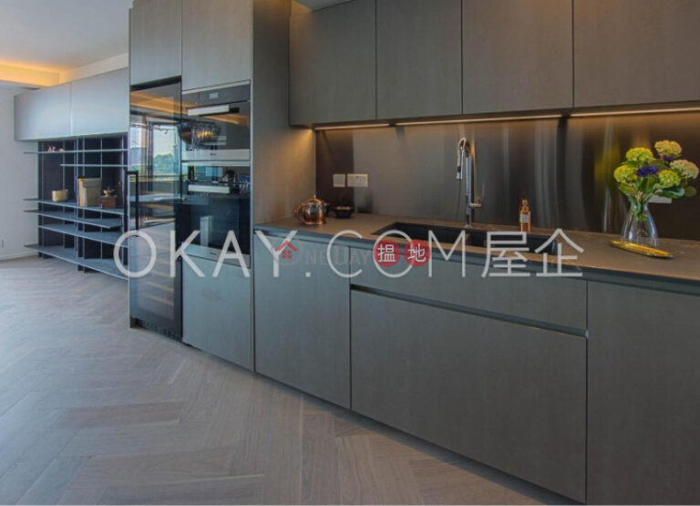 Luxurious 3 bedroom with balcony & parking | Rental