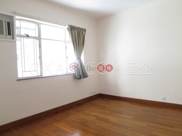 Efficient 3 bedroom with sea views, balcony | Rental