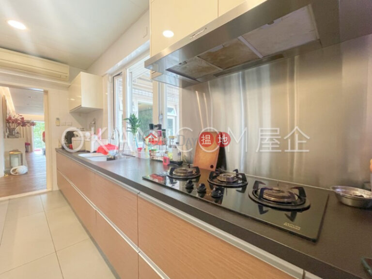 Efficient 4 bedroom with balcony & parking | Rental