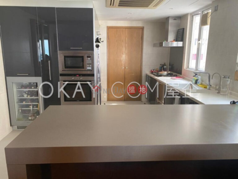 Efficient 3 bedroom with balcony & parking | Rental