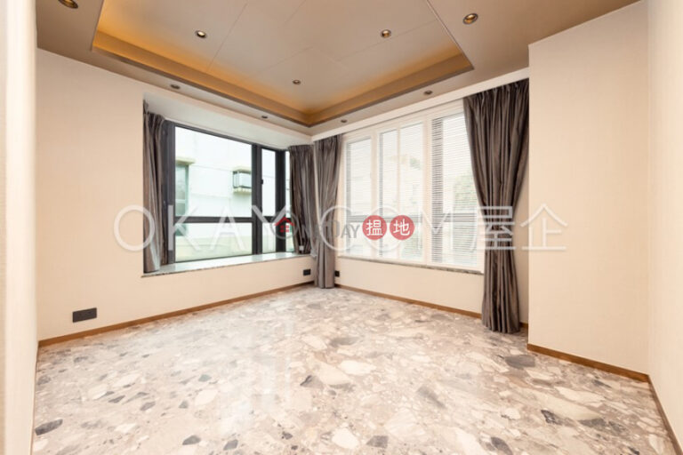 Luxurious 2 bed on high floor with sea views & rooftop | Rental
