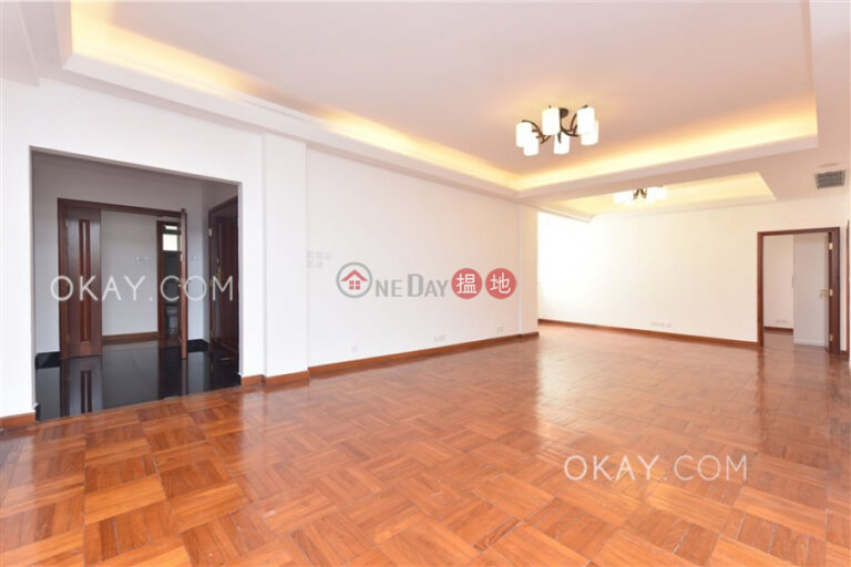 Luxurious 4 bedroom with parking | Rental