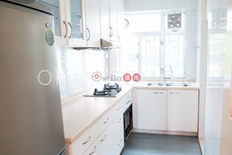 Luxurious 3 bedroom with sea views, balcony | Rental