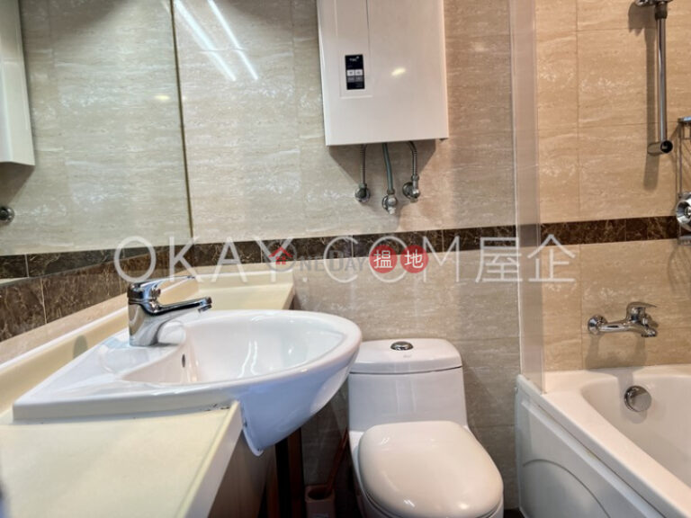 Tasteful 3 bedroom with parking | Rental