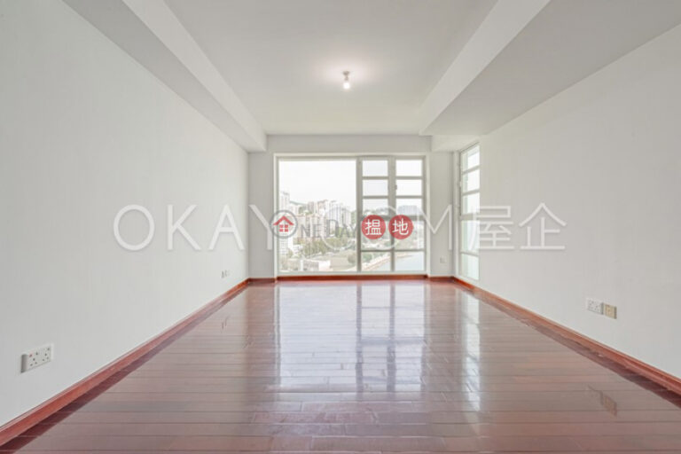 Lovely 3 bedroom with sea views & balcony | Rental