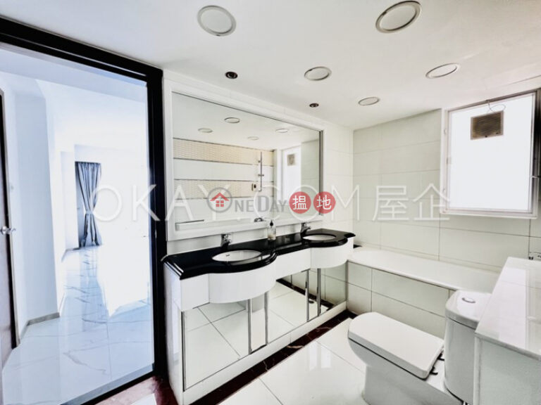 Beautiful 2 bedroom with sea views & terrace | Rental