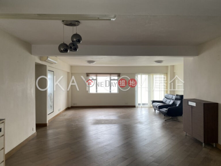 Efficient 4 bedroom with balcony & parking | Rental