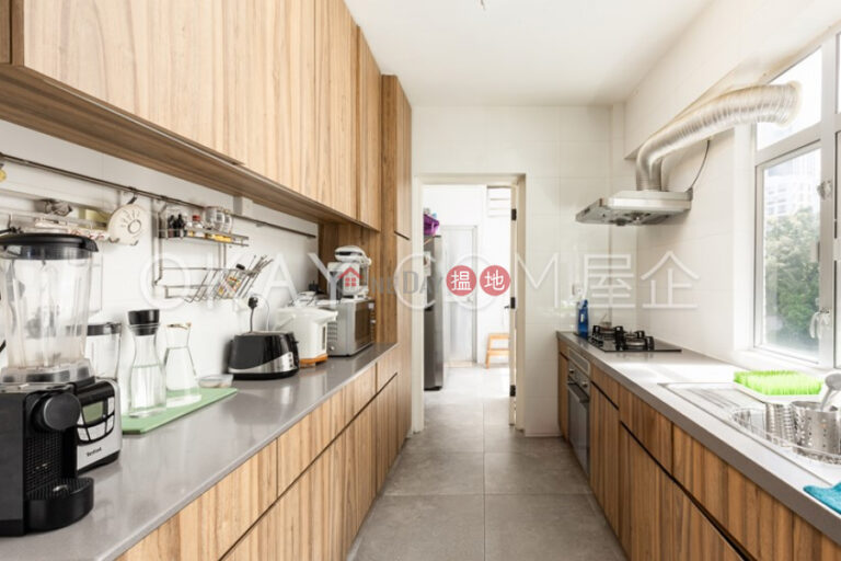 Efficient 4 bed on high floor with sea views & balcony | Rental