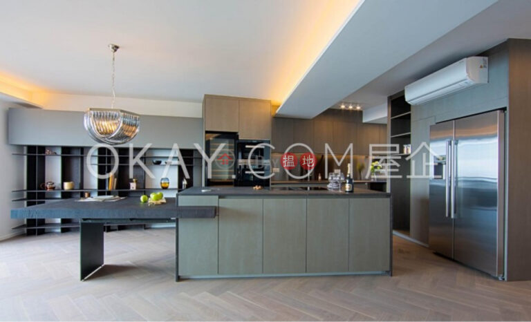 Luxurious 3 bedroom with balcony & parking | Rental