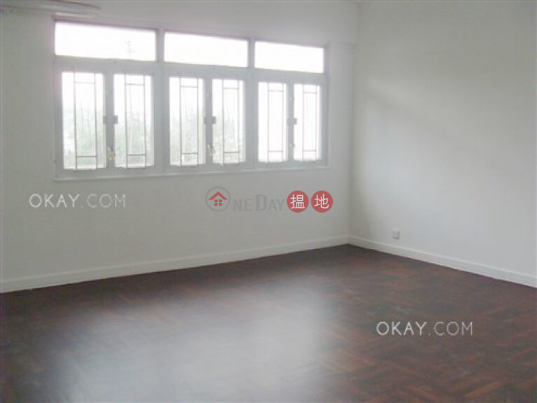 Unique 4 bedroom with balcony & parking | Rental