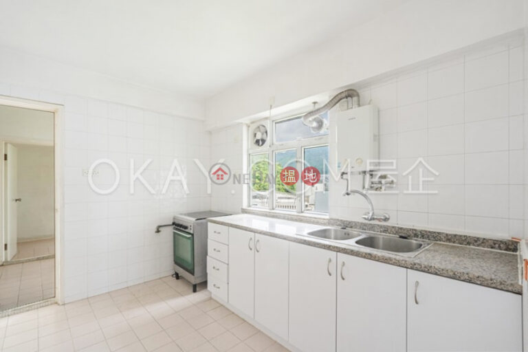 Efficient 3 bed on high floor with balcony & parking | Rental
