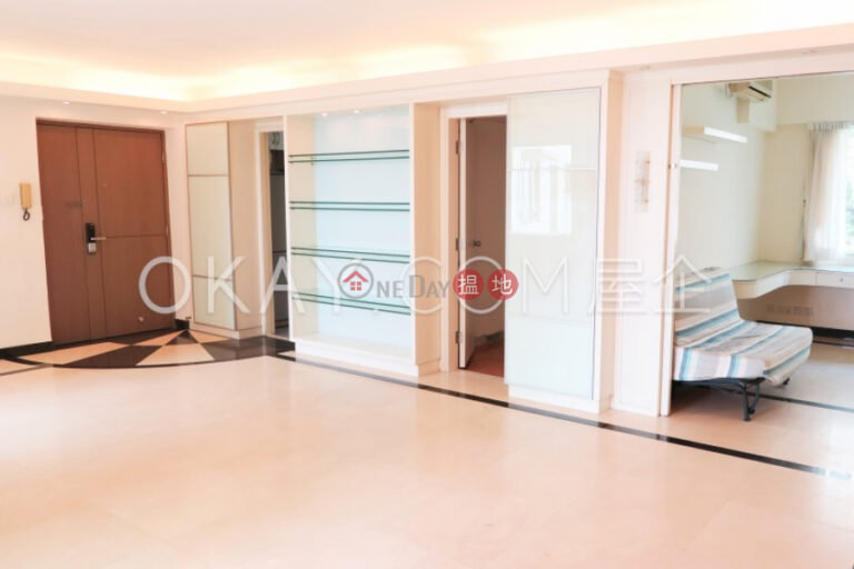 Luxurious 3 bedroom with sea views, balcony | Rental