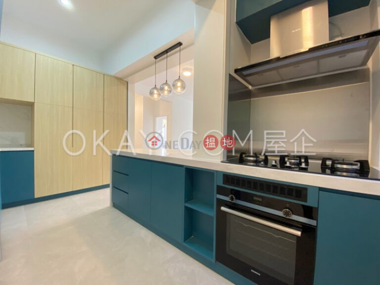 Efficient 3 bedroom with balcony & parking | Rental