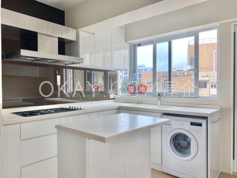 Efficient 2 bed on high floor with rooftop & balcony | Rental