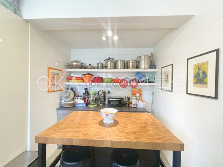 Efficient 4 bedroom with balcony & parking | Rental