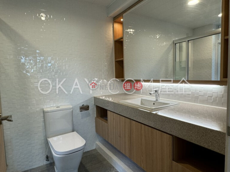 Luxurious 3 bedroom with rooftop & parking | Rental