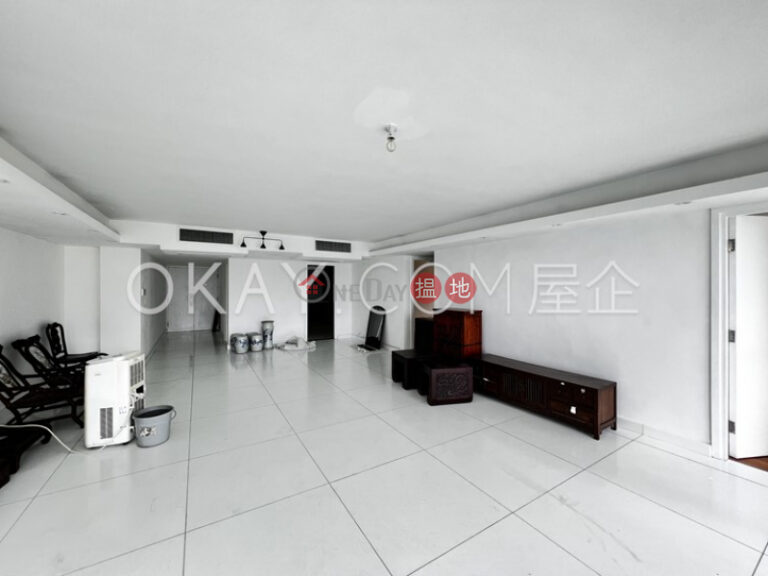 Luxurious 3 bedroom with balcony | Rental
