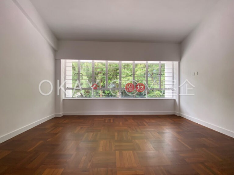 Gorgeous house with balcony & parking | Rental