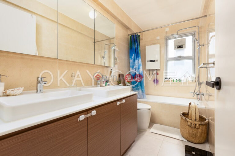 Efficient 4 bed on high floor with sea views & balcony | Rental