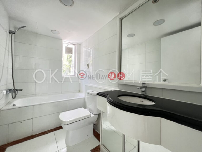 Luxurious 3 bedroom with balcony | Rental