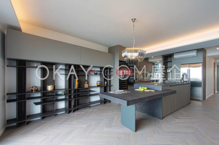 Luxurious 3 bedroom with balcony & parking | Rental