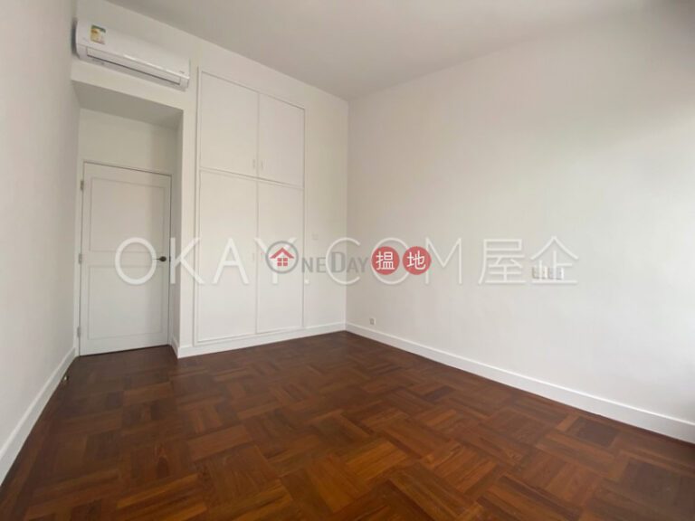 Exquisite house with terrace, balcony | Rental