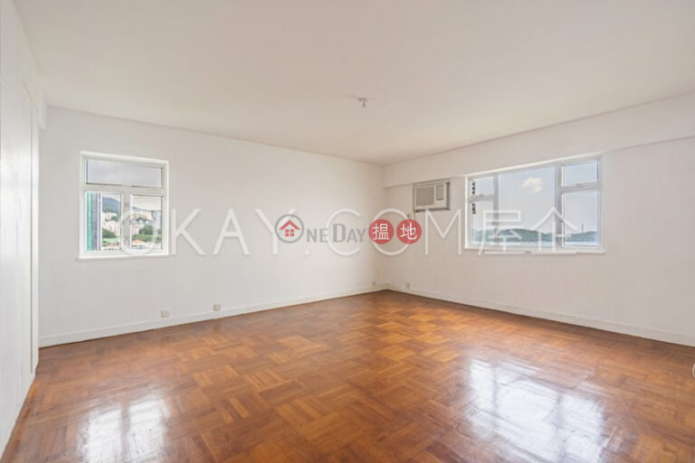 Efficient 3 bed on high floor with balcony & parking | Rental