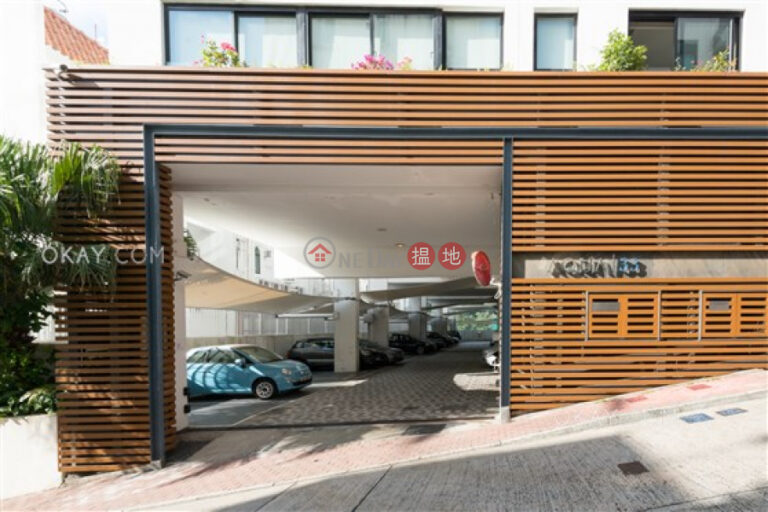 Charming 2 bedroom with parking | Rental