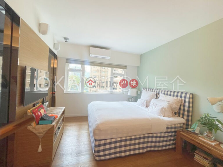 Efficient 4 bedroom with balcony & parking | Rental